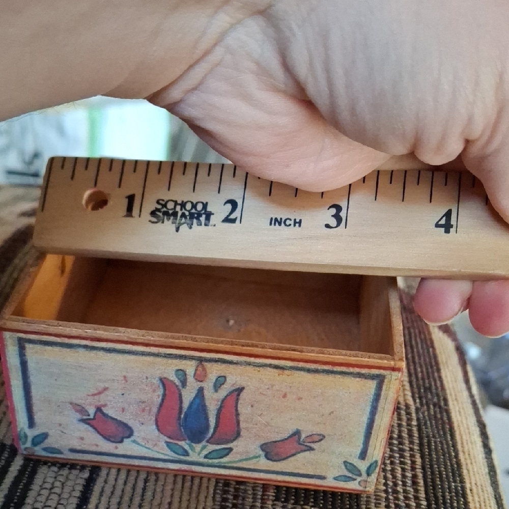 Hand-Painted Wooden Trinket Box with Equestrian Motif Vintage - Picture 7 of 7